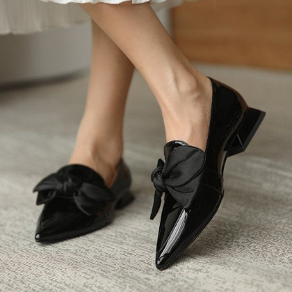 Women's low heel pointed casual shoes